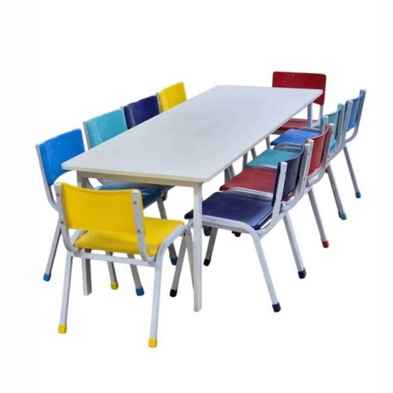 Conjunto Mesa com 10 cadeiras em Resina CL027
